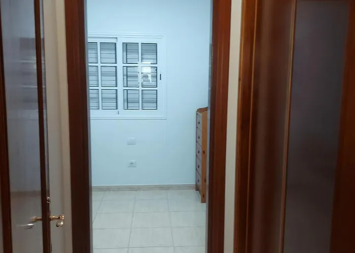Nivaria Daire Vecindario (Gran Canaria)